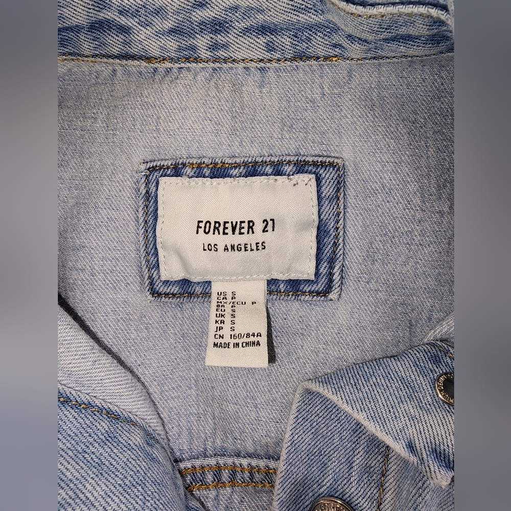 Forever 21 Blue Jean Jacket Classic Trucker Style - Picture 5 of 5